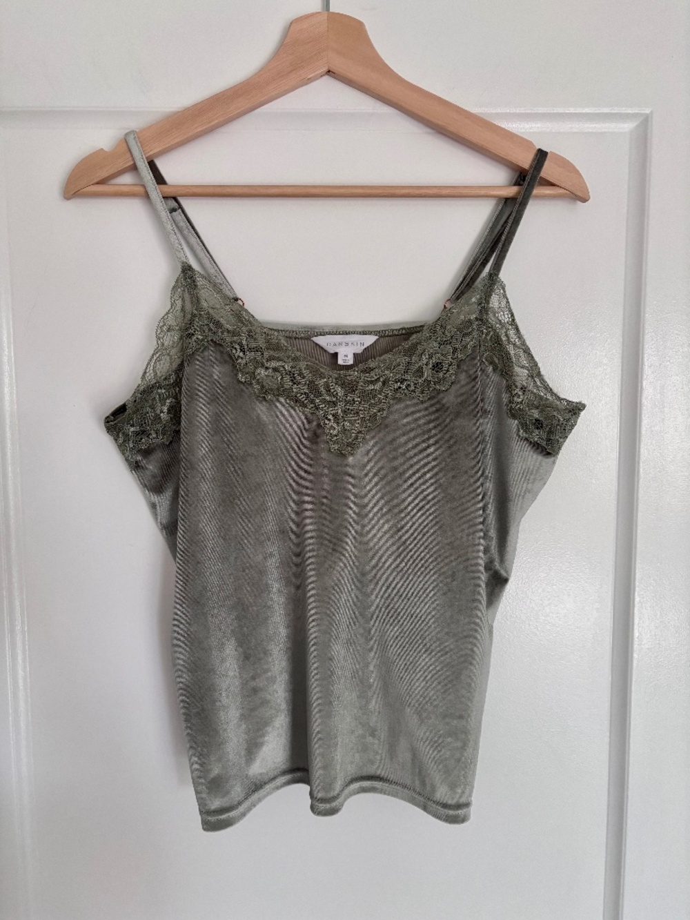 Danskin Velvet Lace Trim Camisole Women’s Size Medium